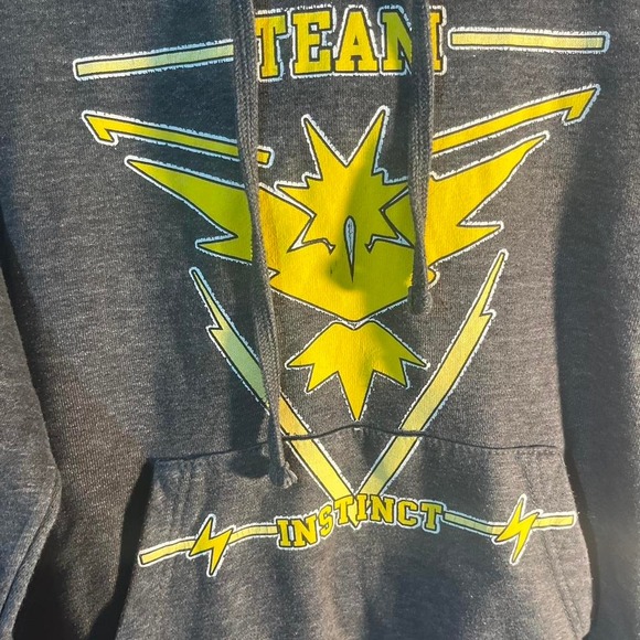 Pokémon GO Team Instinct Hoodie - Picture 2 of 3